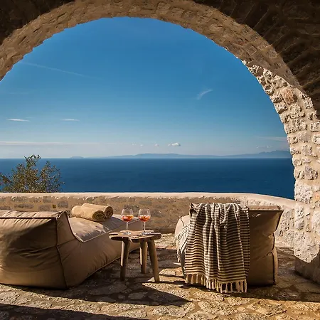 Hotel Bassa Maina & 4*