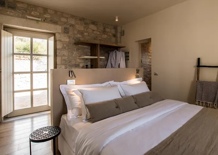 Hotel Bassa Maina & 4*