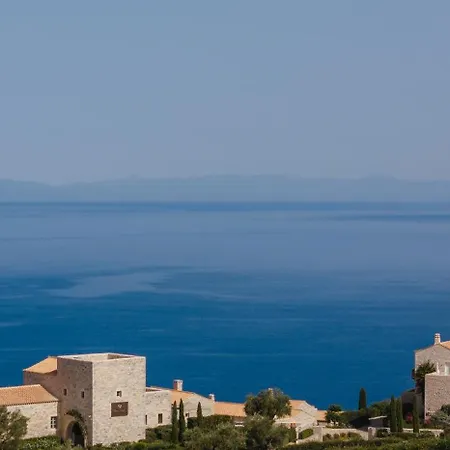 Hotel Bassa Maina & 4*