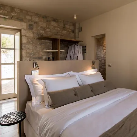 Hotel Bassa Maina & 4*