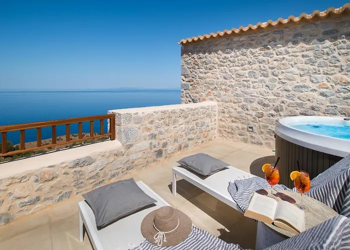 Bassa Maina & 에리아폴리스