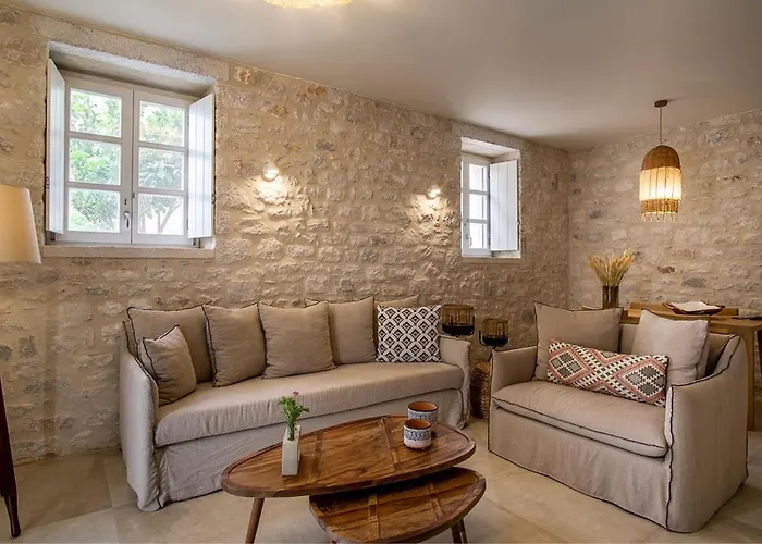 Bassa Maina & 4* 에리아폴리스