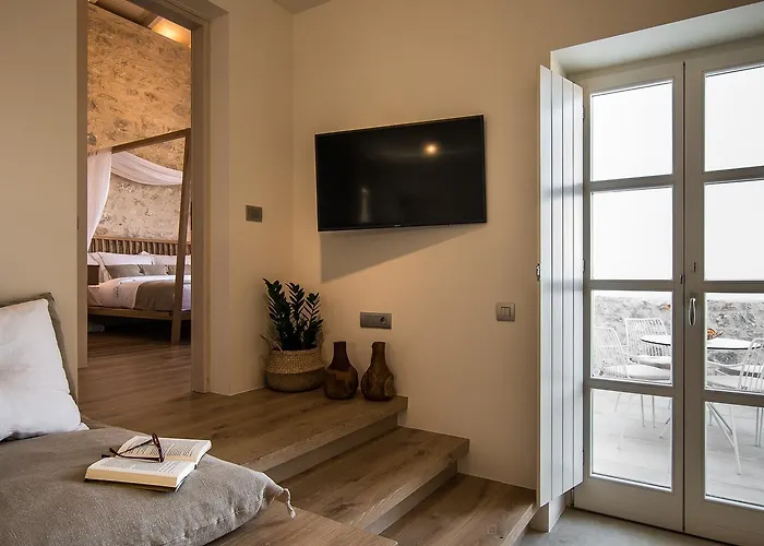 Bassa Maina & 호텔