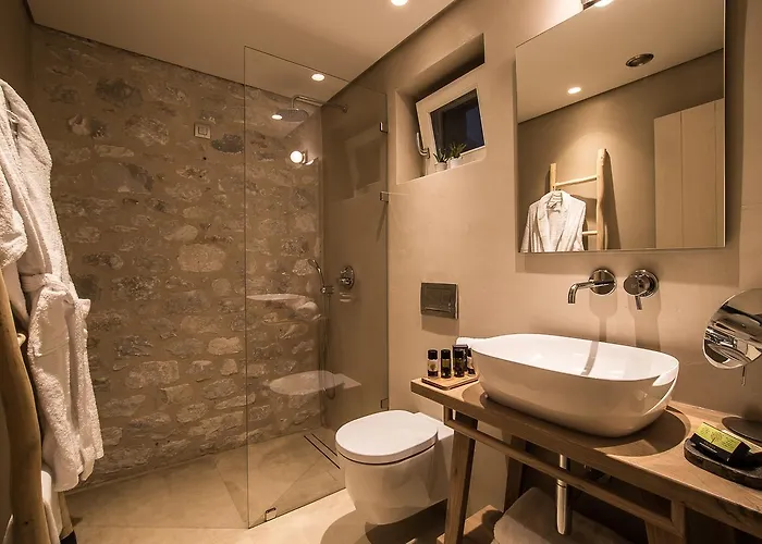 Bassa Maina & 호텔 에리아폴리스