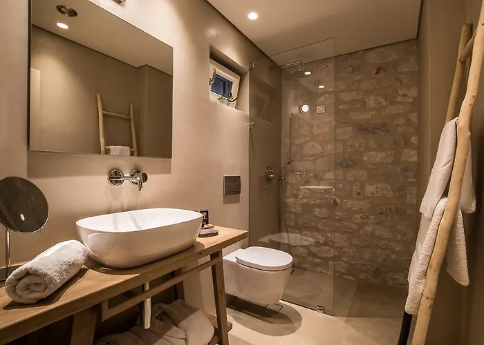 Bassa Maina & 호텔 에리아폴리스