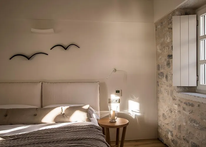 Bassa Maina & 호텔