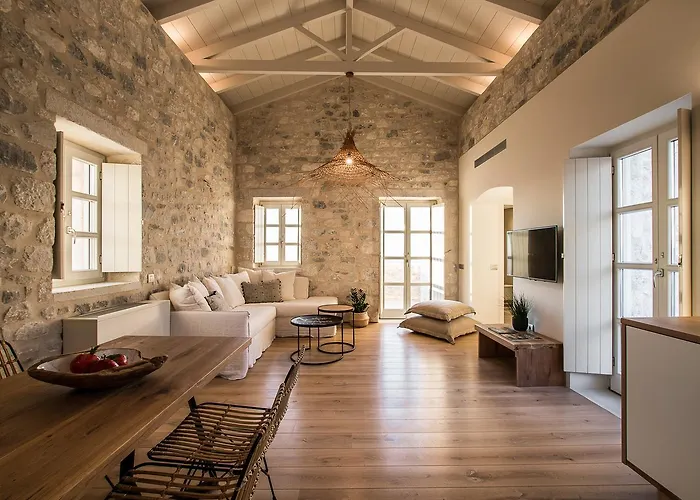 Bassa Maina & 호텔 에리아폴리스